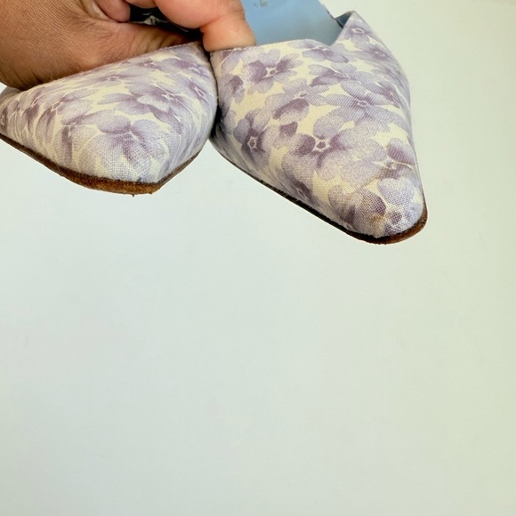 Manolo Blahnik Retro White Liliac floral Canvas slingback pumps EU 40 - Picture 8 of 8